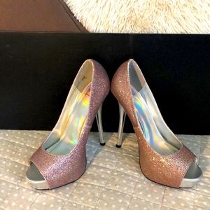 🌹REDUCED🌹 MY DELICIOUS SHOES FULL OF GLITZ AND GLAMOR!